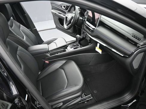 New 2026 Jeep Compass Limited image 17