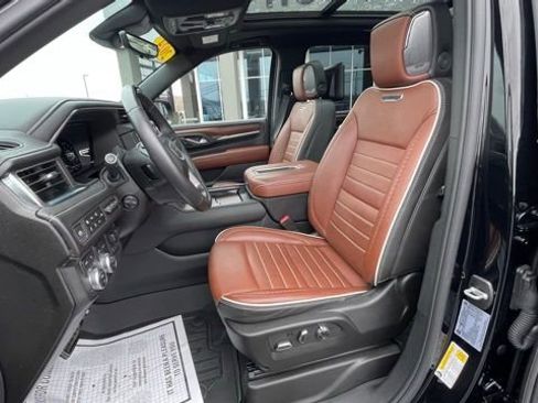 Used 2024 GMC Yukon XL Denali Ultimate image 12