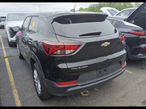 Used 2026 Chevrolet TrailBlazer LS w/ LS Convenience Package FWD image 4