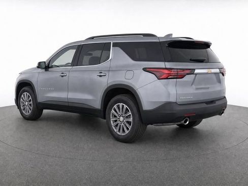 Used 2023 Chevrolet Traverse Premier FWD image 5