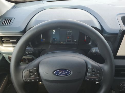 New 2025 Ford Maverick XL image 18