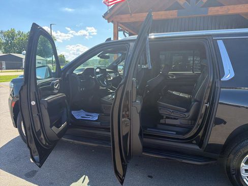 Used 2022 GMC Yukon XL SLT AWD/4WD image 7