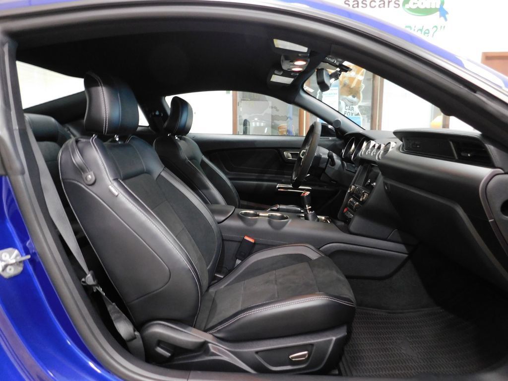 Used 2016 Ford Mustang Shelby GT350 w/ Technology Package RWD image 80
