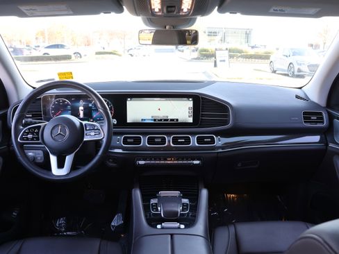 Used 2020 Mercedes-Benz GLS 450 4MATIC image 17