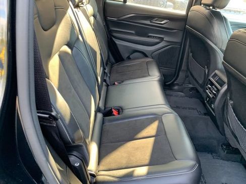 Certified 2023 Jeep Grand Cherokee Altitude AWD/4WD image 13