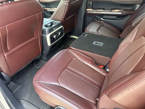 Used 2024 Ford Expedition Limited RWD image 29