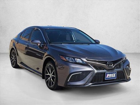 Used 2023 Toyota Camry SE w/ Convenience Package image 2