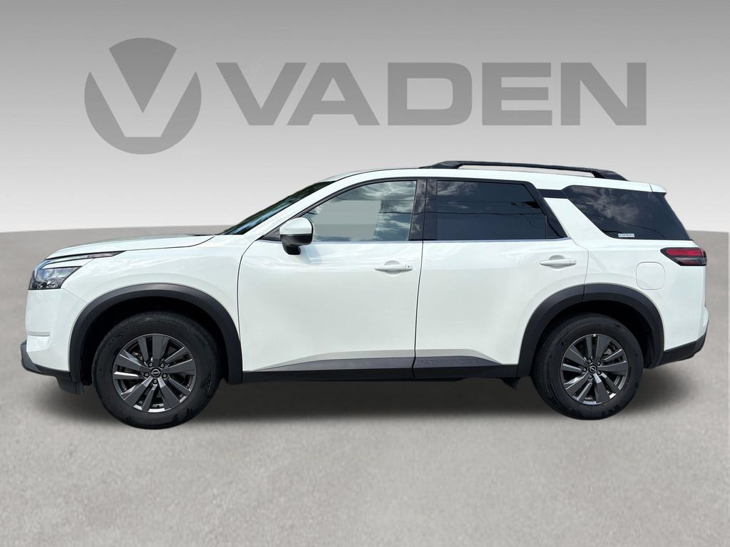 Used 2025 Nissan Pathfinder SV FWD image 17