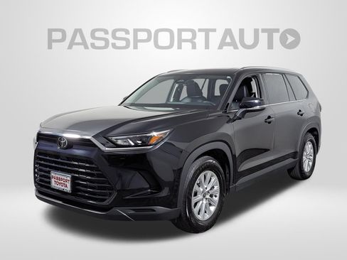 Used 2025 Toyota Grand Highlander AWD image 1