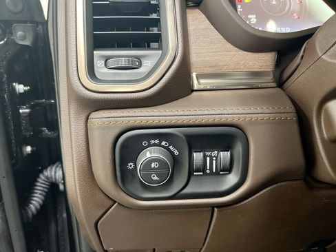 Used 2026 RAM 2500 Limited AWD/4WD image 19