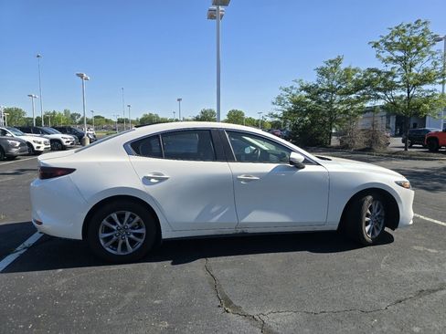 Used 2022 MAZDA MAZDA3 s FWD image 8