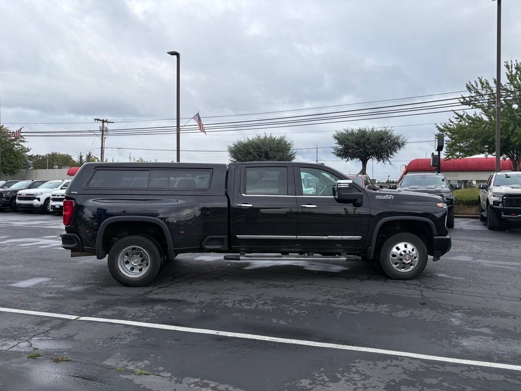 Used 2024 Chevrolet Silverado 3500 High Country w/ High Country Premium Package AWD/4WD image 6