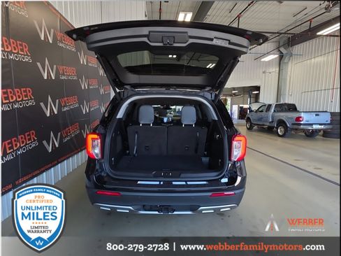 Used 2024 Ford Explorer XLT w/ Equipment Group 202A AWD/4WD image 7