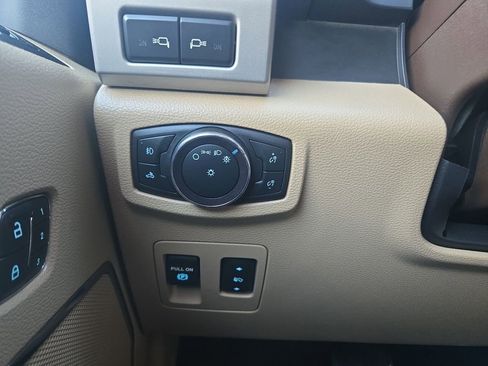 Used 2019 Ford F150 Lariat image 24