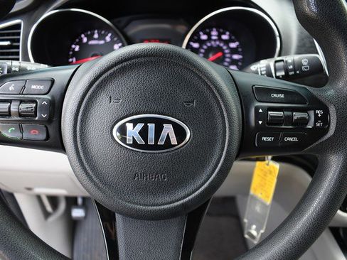Used 2016 Kia Sedona LX w/ LX Convenience Package FWD image 31