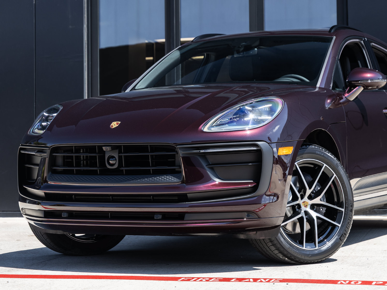 Certified 2026 Porsche Macan AWD/4WD image 7
