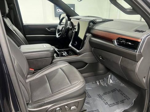 Used 2025 GMC Yukon XL Denali image 61