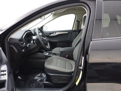 Used 2020 Ford Escape SE image 5