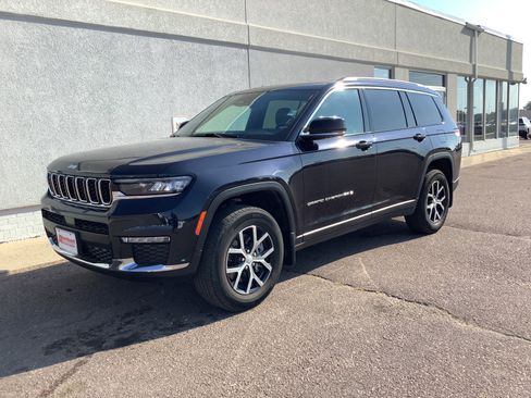 Used 2024 Jeep Grand Cherokee L Limited w/ Trailer Tow Package AWD/4WD image 2