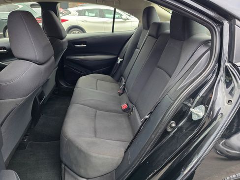 Used 2021 Toyota Corolla LE image 11