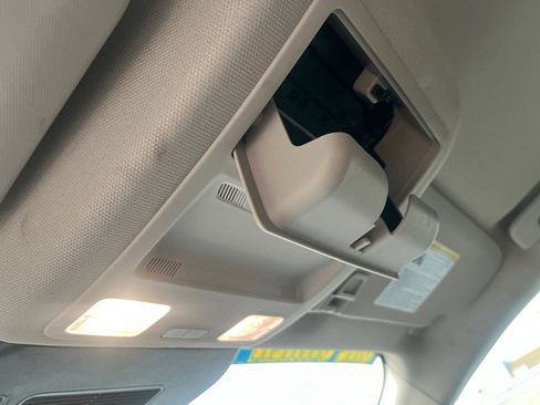 Used 2020 Ford Escape SE image 33