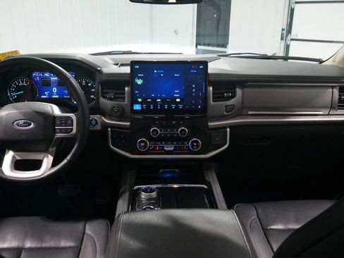 Certified 2024 Ford Expedition XLT image 20