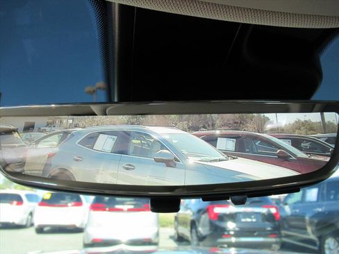 Used 2022 Buick Envision Avenir w/ Technology Package II image 30