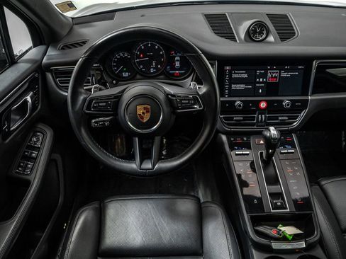 Used 2023 Porsche Macan AWD/4WD image 14