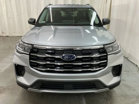 Used 2025 Ford Explorer Active image 10