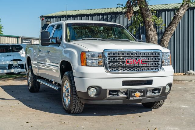 Used 2011 GMC Sierra 2500 Denali w/ Suspension Package, Off-Road AWD/4WD image 8