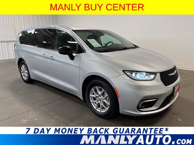 Used 2024 Chrysler Pacifica Touring-L FWD image 1