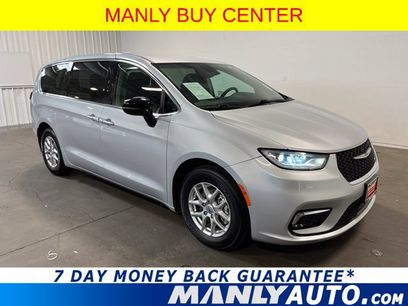 Used 2024 Chrysler Pacifica Touring-L