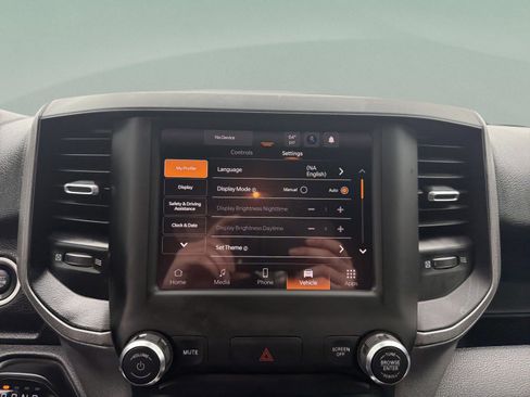 Used 2024 RAM 2500 Tradesman w/ Chrome Appearance Group image 16