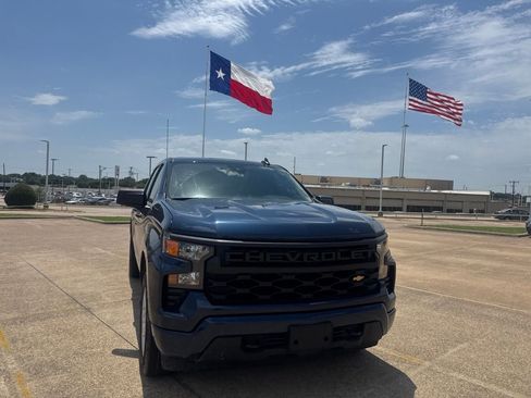 Used 2022 Chevrolet Silverado 1500 Custom RWD image 3