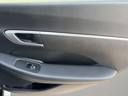 Used 2022 Hyundai Sonata SE image 19