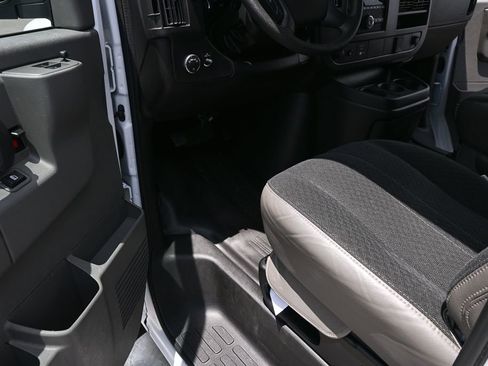 Used 2025 Chevrolet Express 2500 w/ Driver Convenience Package RWD image 7