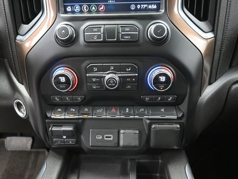 Used 2020 Chevrolet Silverado 1500 High Country image 30