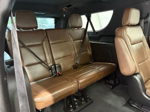 Used 2021 Chevrolet Suburban High Country w/ Premium Package AWD/4WD image 30