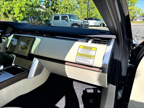 New 2026 Land Rover Range Rover Long Wheelbase SE AWD/4WD image 28
