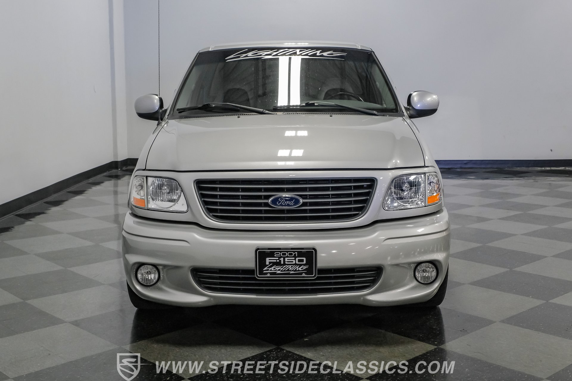 Used 2001 Ford F150 Lightning RWD image 18