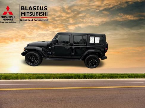 Used 2023 Jeep Wrangler Unlimited Sahara w/ Cold Weather Group image 30