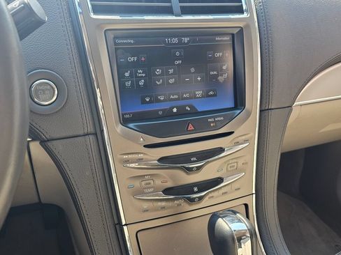 Used 2013 Lincoln MKX FWD image 23