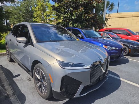 Used 2023 BMW iX xDrive50 w/ Sport Package AWD/4WD image 1