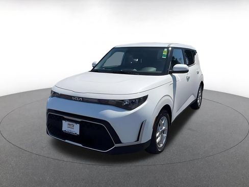 Used 2025 Kia Soul LX w/ LX Technology Package FWD image 7