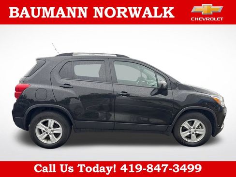 Used 2022 Chevrolet Trax LT w/ LT Convenience Package FWD image 8