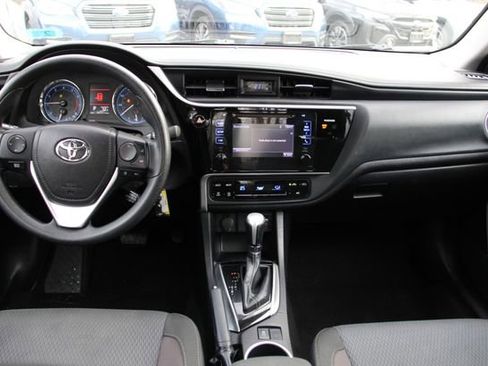 Used 2017 Toyota Corolla L image 26