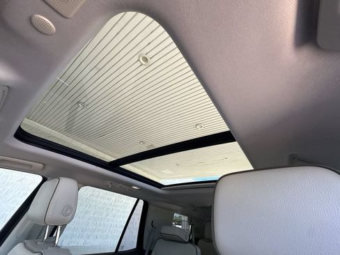 Certified 2021 GMC Yukon Denali w/ Denali Premium Package AWD/4WD image 19