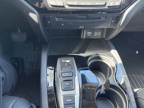 Certified 2021 Honda Pilot Touring image 21