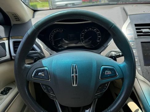 Used 2013 Lincoln MKZ AWD image 16