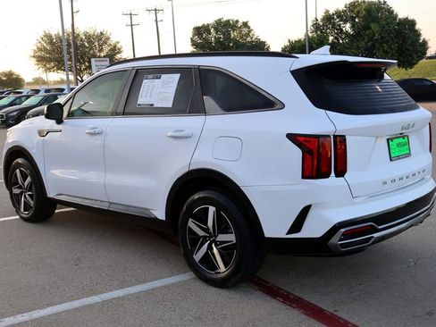 Used 2022 Kia Sorento EX w/ Panoramic Sunroof Package FWD image 8